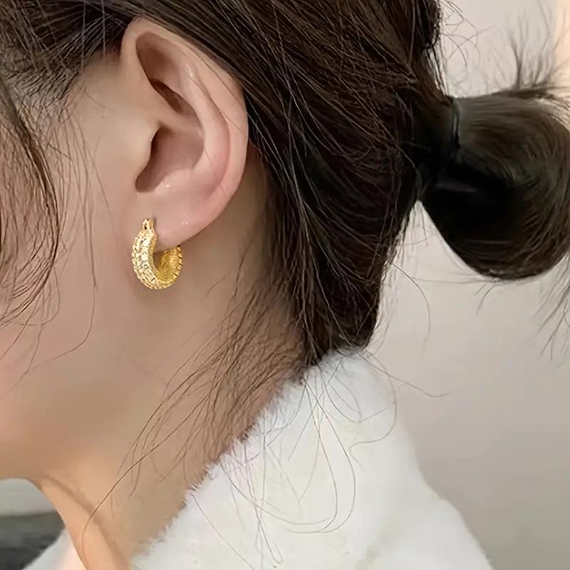 Huitan Chic Gold Tone Color White Zirconia Hoop Earrings Female Luxurious Accessories Bridal Gathering Bridal Ceremony Gorgeous Everyday Wear
