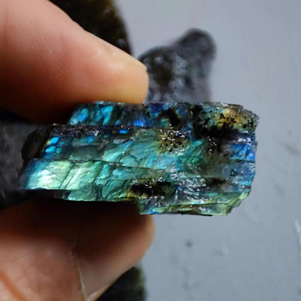 Natural Colorful Beautiful Moonstone Crystal Stone Labradorite Stone Specimen Ornamental Healing Home Decoration Teaching Ore
