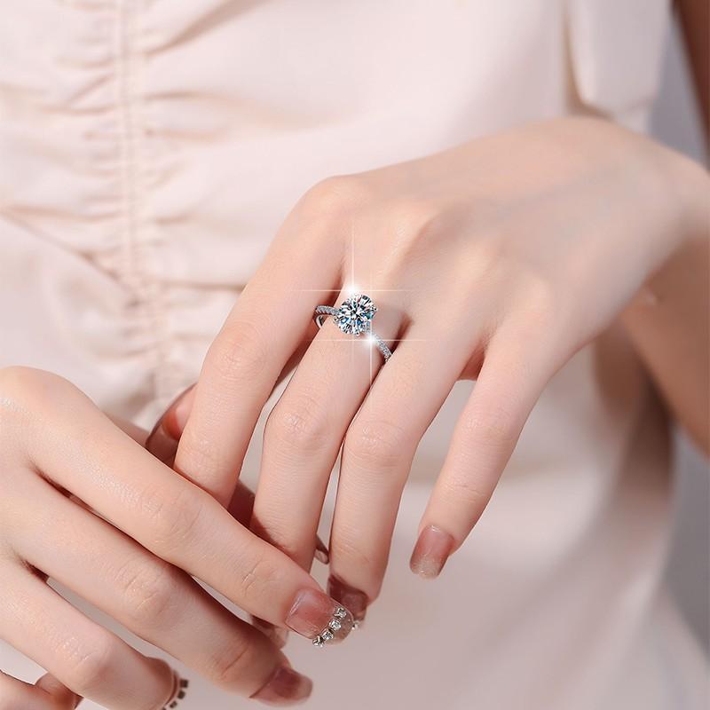 D Color Moissanite Ring 2ct Pigeon Egg Oval Simple Fashion Jewelry S925 Sterling Silver Engagement Ring Wedding Ring Gift for Girlfriend