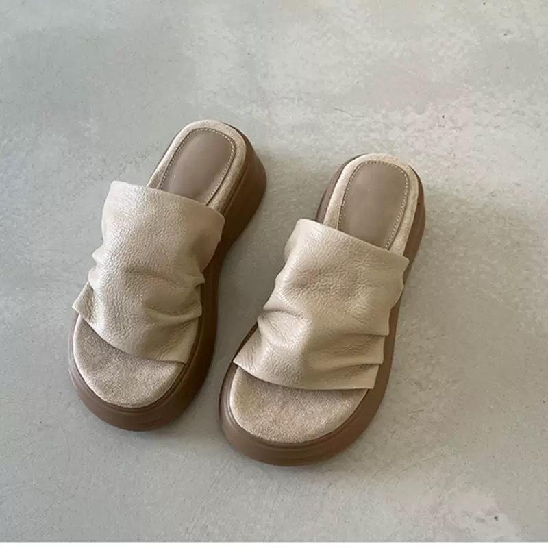 

Sheepskin heightened thick-soled slippers women s summer wear fashion and high-end sense beautiful with skirt pleated leather cool slippers 35