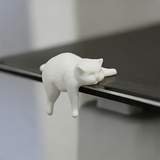 3D Printed Cat Model, Lying Cat Figurine Desk Edge Hanging, Resin Matte Texture Desktop Ornament, Creative Gift for Cat Lovers