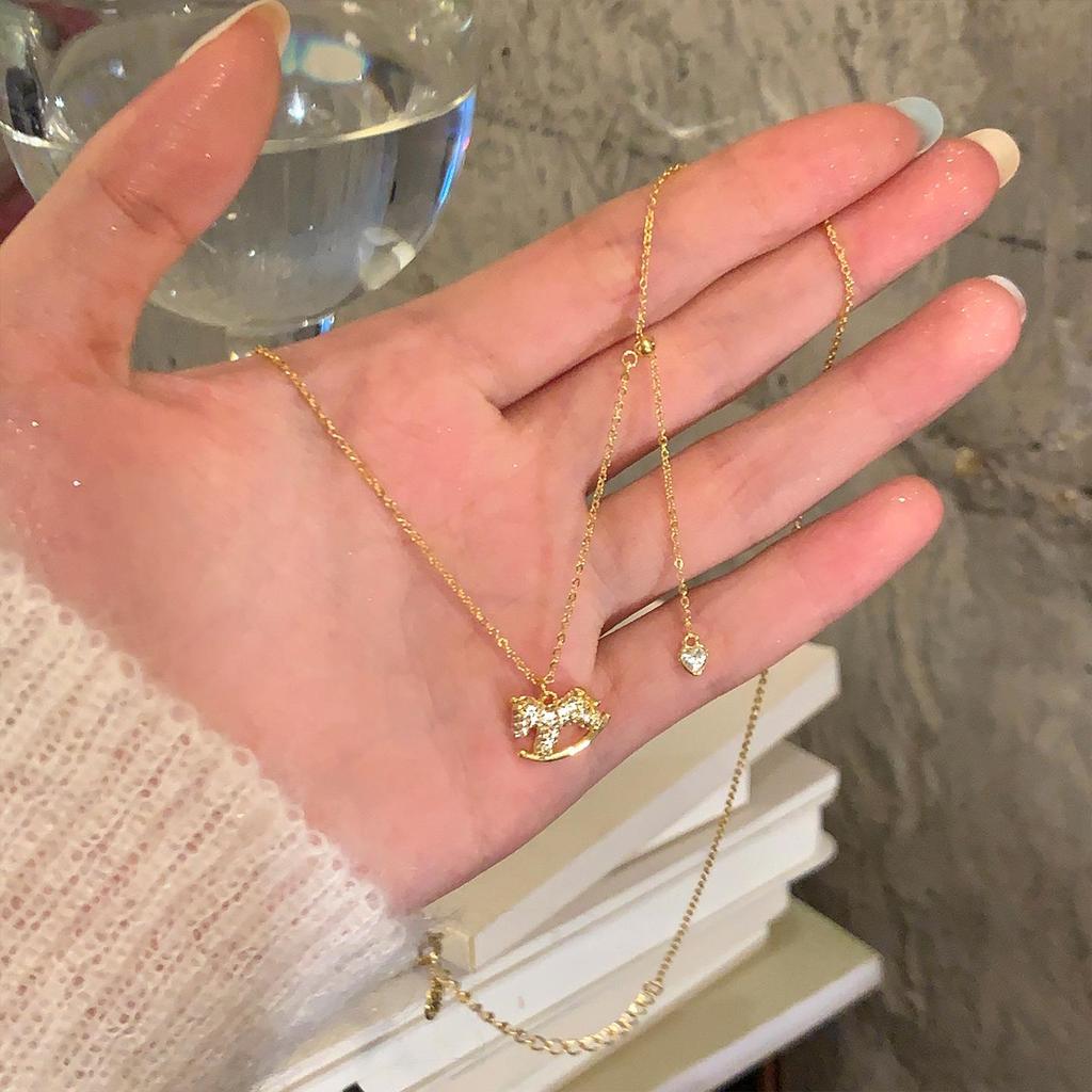 Gold Rhinestone Pony Necklace - Elegant Clavicle Chain for Women