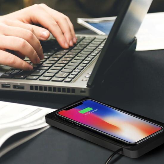 Base di ricarica wireless per auto 15W Ricarica rapida Stabile Antiscivolo Silicone Base di ricarica per telefono Strada sconnessa Base di ricarica per telefoni Accessori per auto