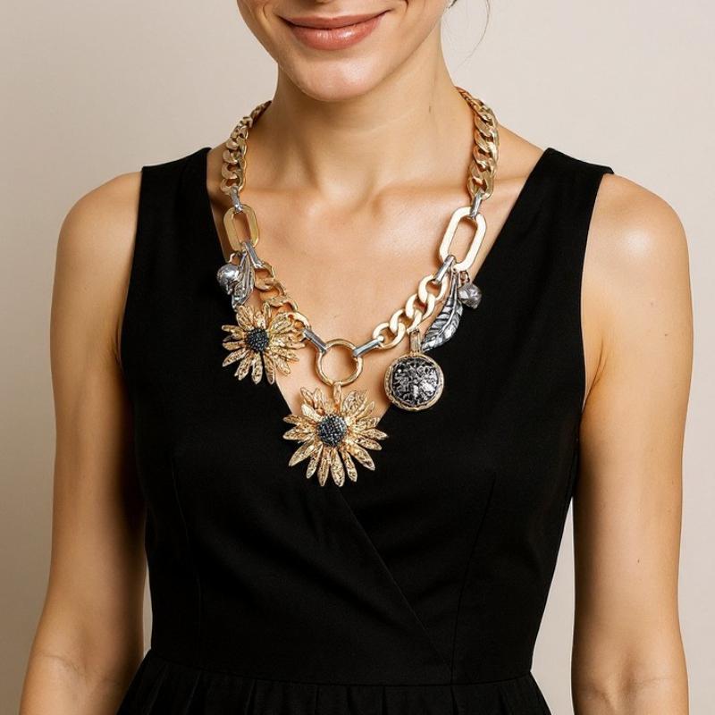 Alloy Exaggerated Sunflower Leaf Pendant Necklace Female, Personalized Trend Light Luxury High-end Design Necklace