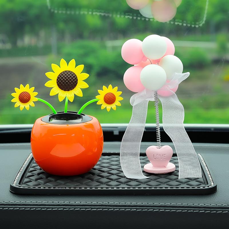 Car Ornaments Cartoon Car Interior Decorations Car-mounted Solar-powered Swinging Sunflower Plastic Decorations Car Decorations