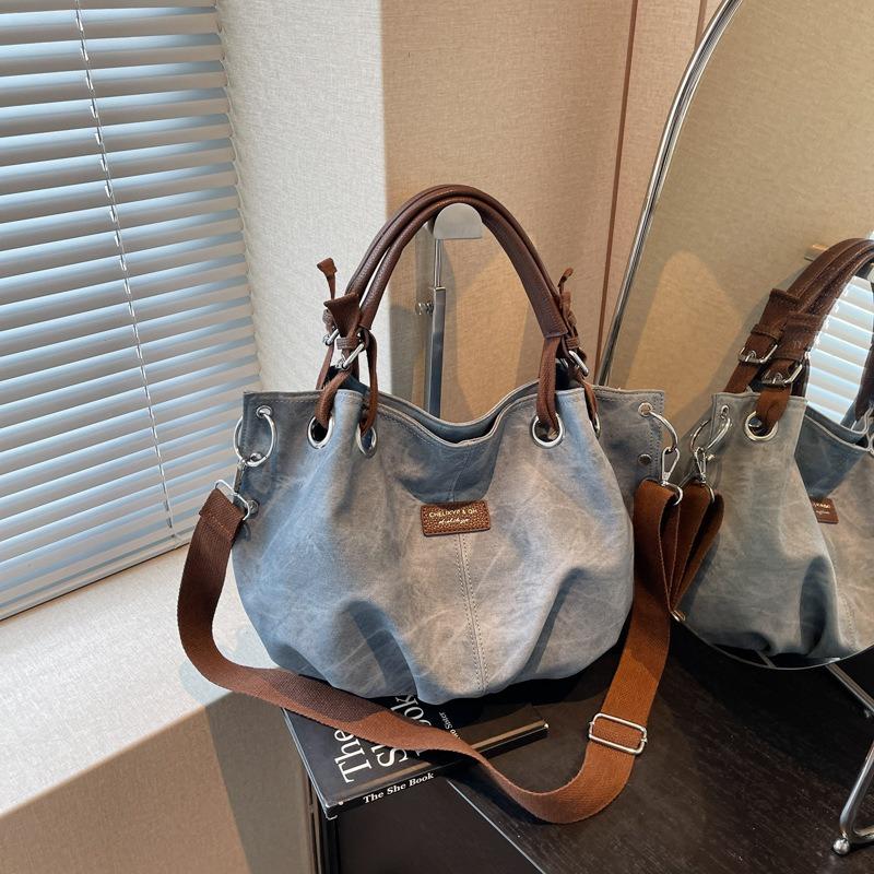 Niche large-capacity handbag bag women's summer new fashionable and simple commuter shoulder messenger bag
