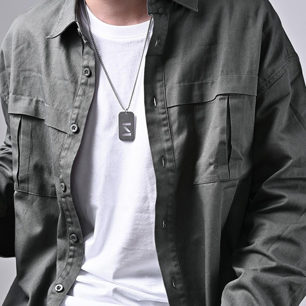 

Минималистичный нейтральный стиль Фамилия Имя Английская буква Полый Военный бренд Ожерелье Мужской кулон Минималистичный парный стиль