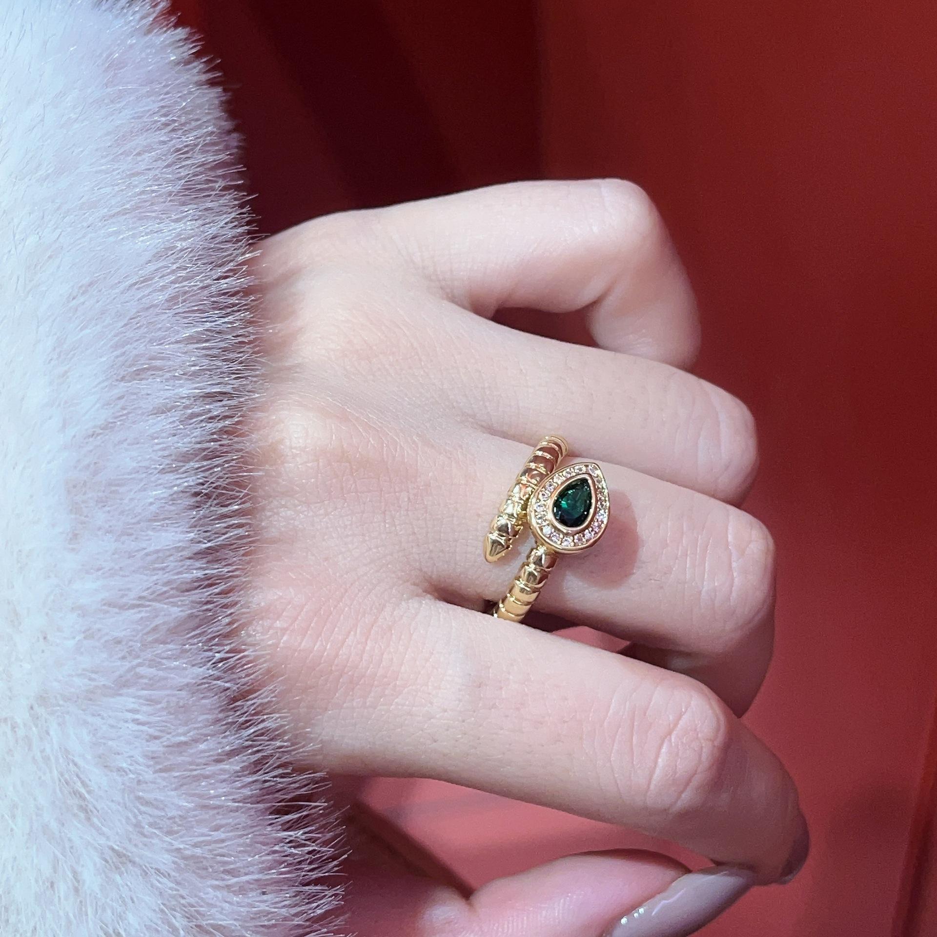 

Yellow Gold Light Luxury Emerald Spirit Snake Ring Personality Open Ring Snake Zodiac Serpentine Ring opening adjustable