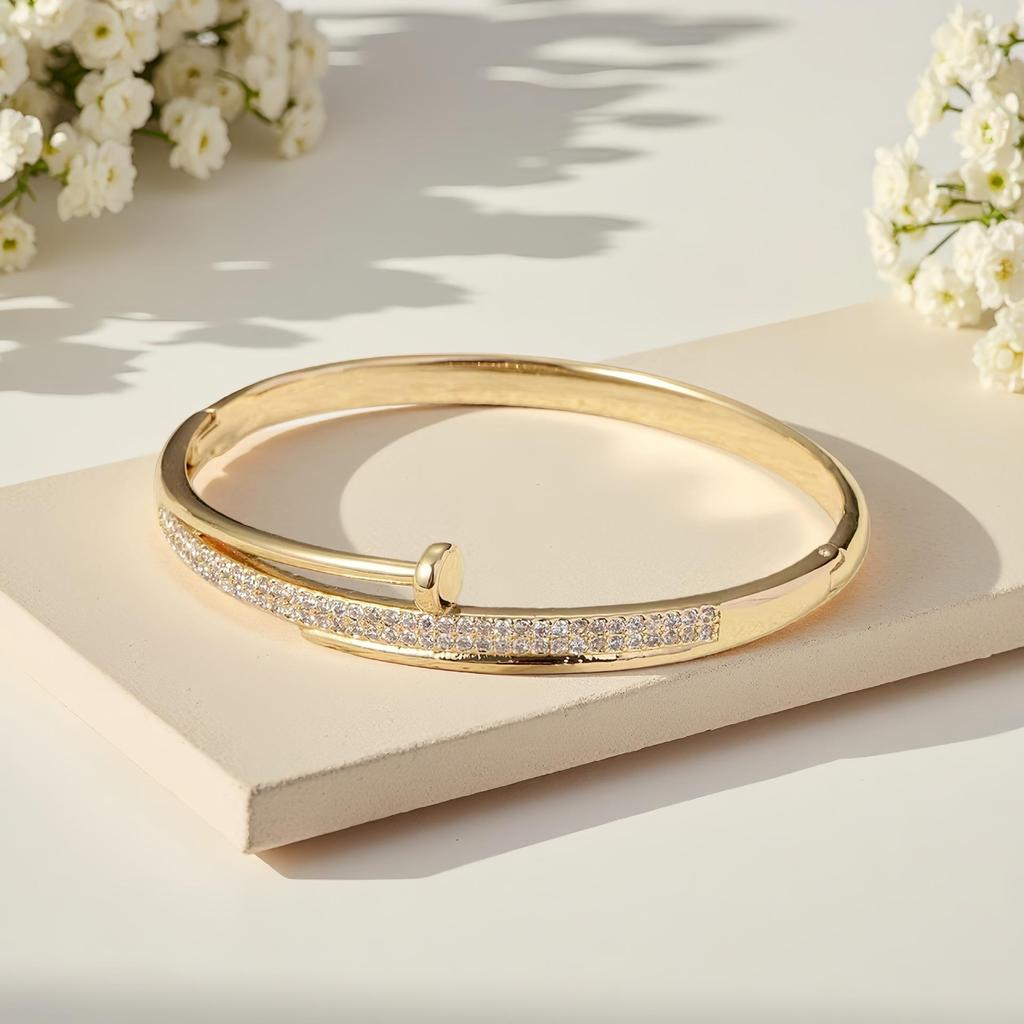 European Luxe Snake-Shaped Zircon Bracelet - Trendy, High-End Design Hand Jewelry