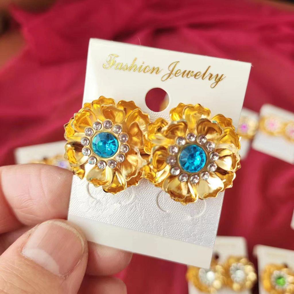 Ethnic Flower Rhinestone Gold Stud Earrings - Versatile and Stylish Accessories