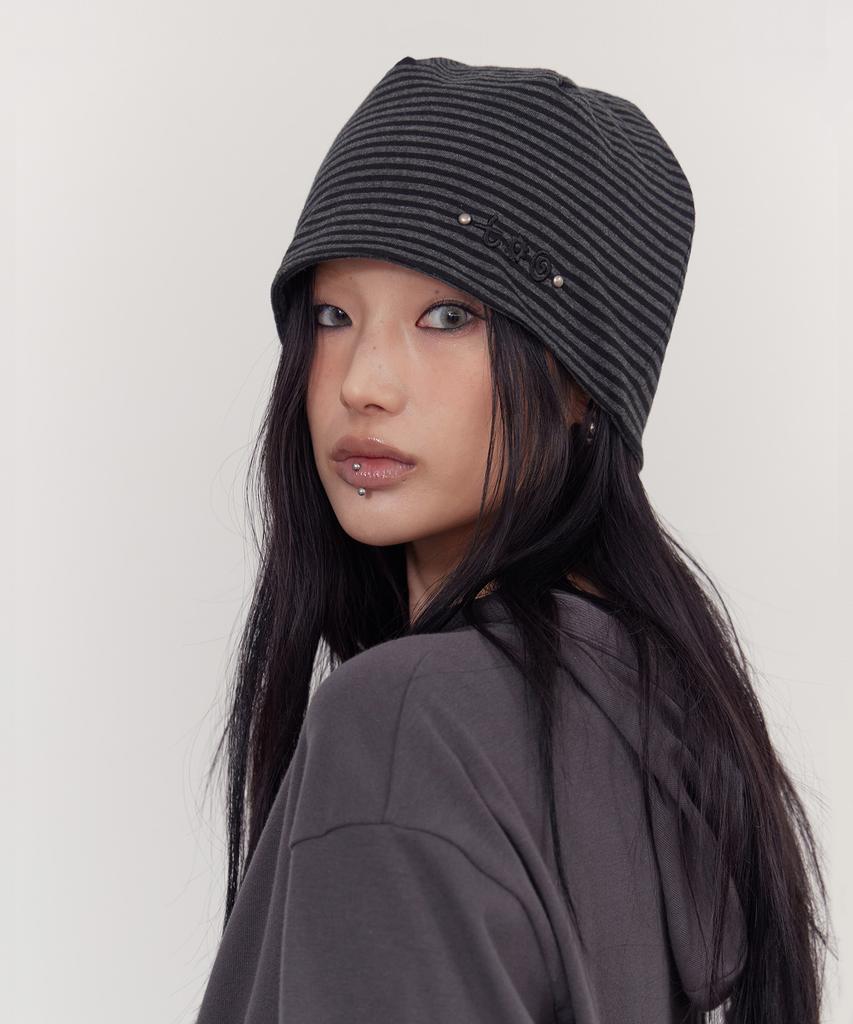Tonilolenseu Striped Studded Beanie