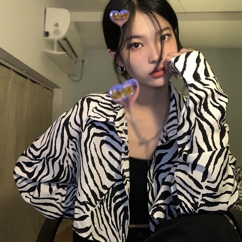 Frühling und Herbst Leopardenmuster Damen Kurzer Strickmantel Dünn Langarm Freizeit Hemd Oberteile