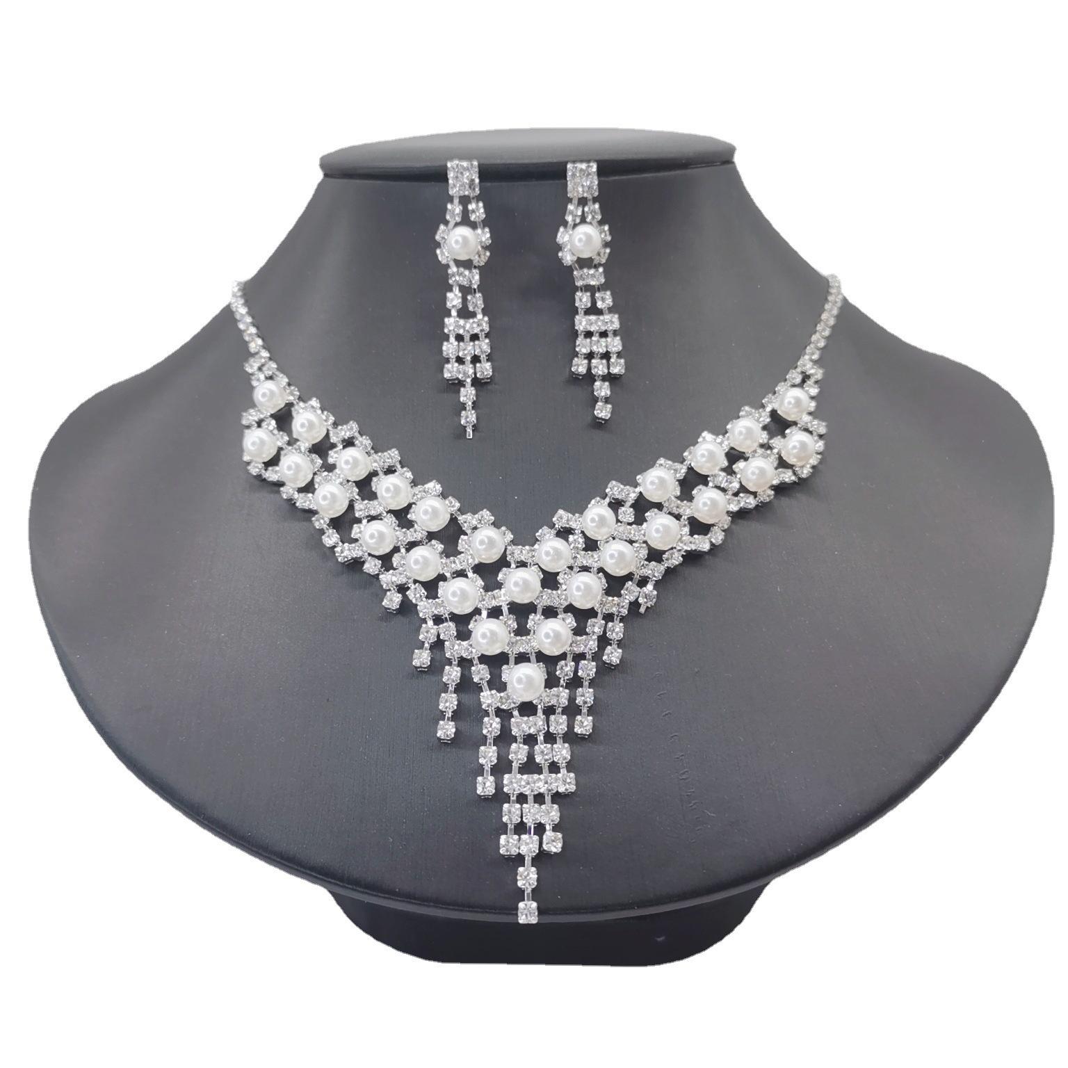 2026 Fashion Bridal Jewelry Set, Claw Chain Earrings, Pearl Rhinestone Necklace 45CM