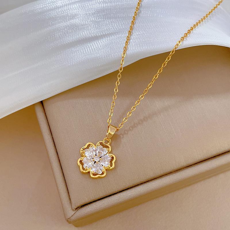 Titanium Steel Five-Leaf Flower Light Luxury Temperament Gorgeous Full Diamond Necklace Female Versatile Collarbone Chain Titanium Steel Chain