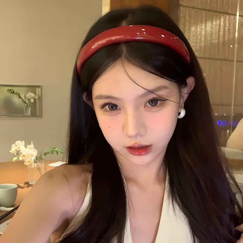 

Винтажная бордовая лакированная кожаная повязка на голову Ankola Red в гонконгском стиле, темпераментная высококачественная повязка на голову, женские новогодние аксессуары для волос