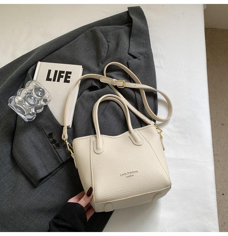 

Bag Ladies 2025 New Summer Versatile Contrast Color Shoulder Crossbody Bag Fashion Popular Commuter Portable Tote Bag