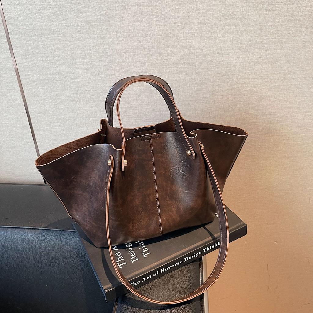 New Women's Soft Leather Tote Bag Large Capacity Single Shoulder Handbag for Daily Commute Work Casual 2025 Fashion Underarm Bag