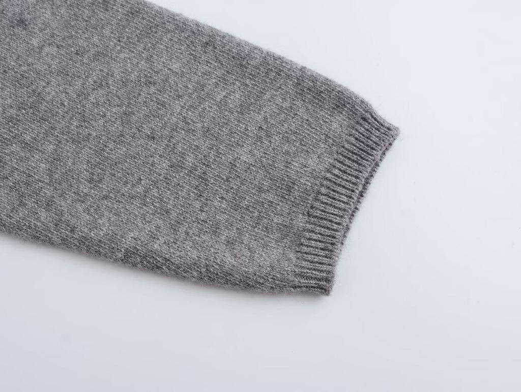 2024 Autumn Women's European & American Style 3D Bow Color Block Round Neck Knit Sweater