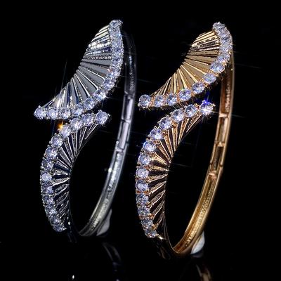 Fashionable, Light and Luxurious Stone-studded Women's Simple, Elegant and Classic Fan-shaped Bracelet