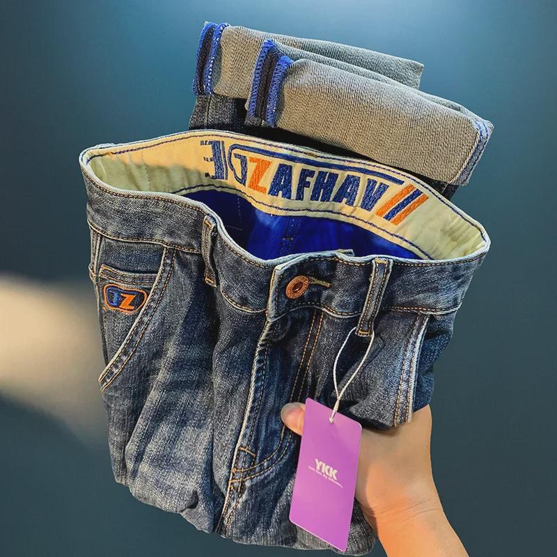 "Luxusní pánské retro modré vyšívané džíny - Trend podzim 2024"