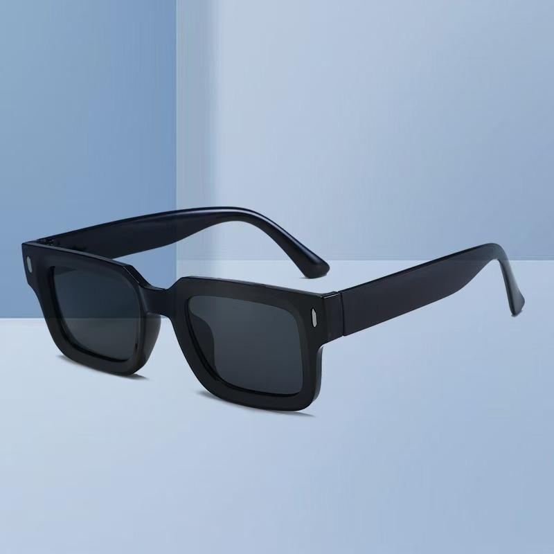 Polarized UV Protection Lightweight Comfortable Durable High Quality Retro Square Shaped Female Male Women Sun Glasses
