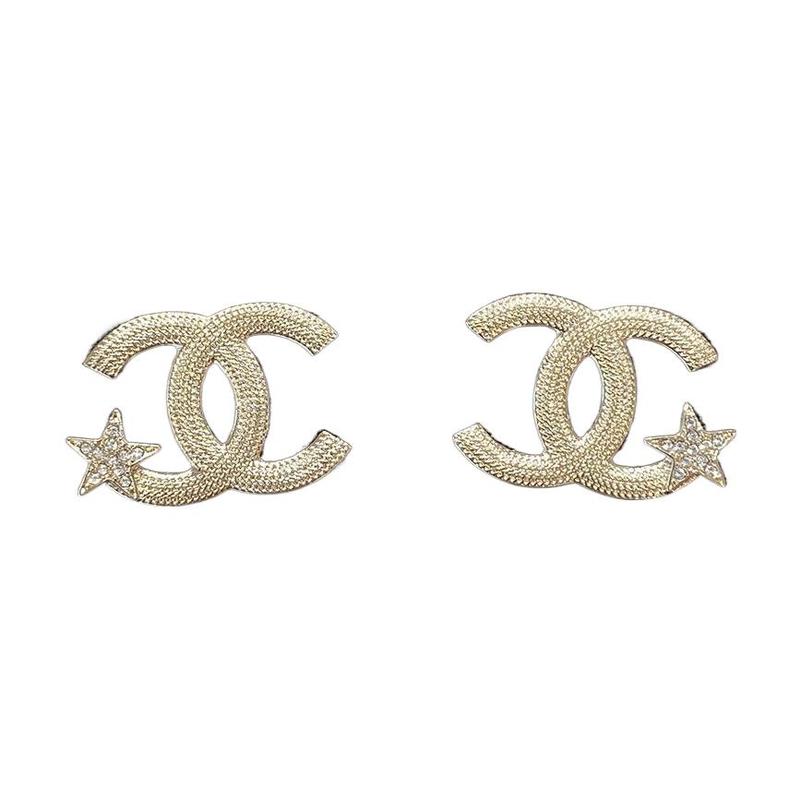

CHANEL [23B New Product] Classic Double C Star Rhinestone Gold Plated Earrings Women s Gold золотий