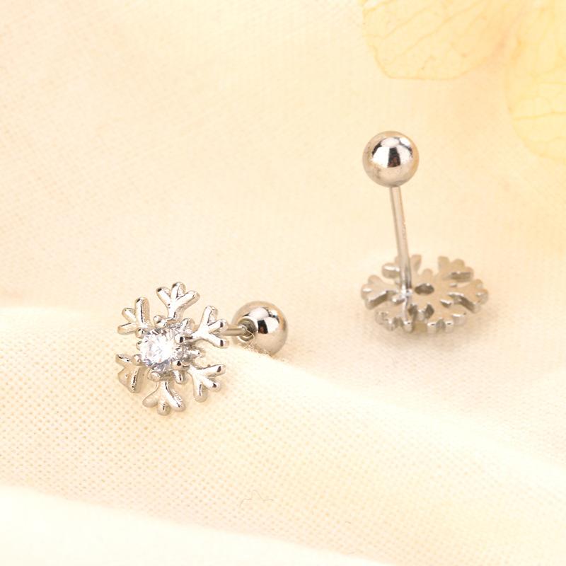 Minimalist Snowflake Cartilage Earrings For Women Fashionable Creative Fresh Christmas Studs Sleep Friendly Hypoallergenic Jewelry