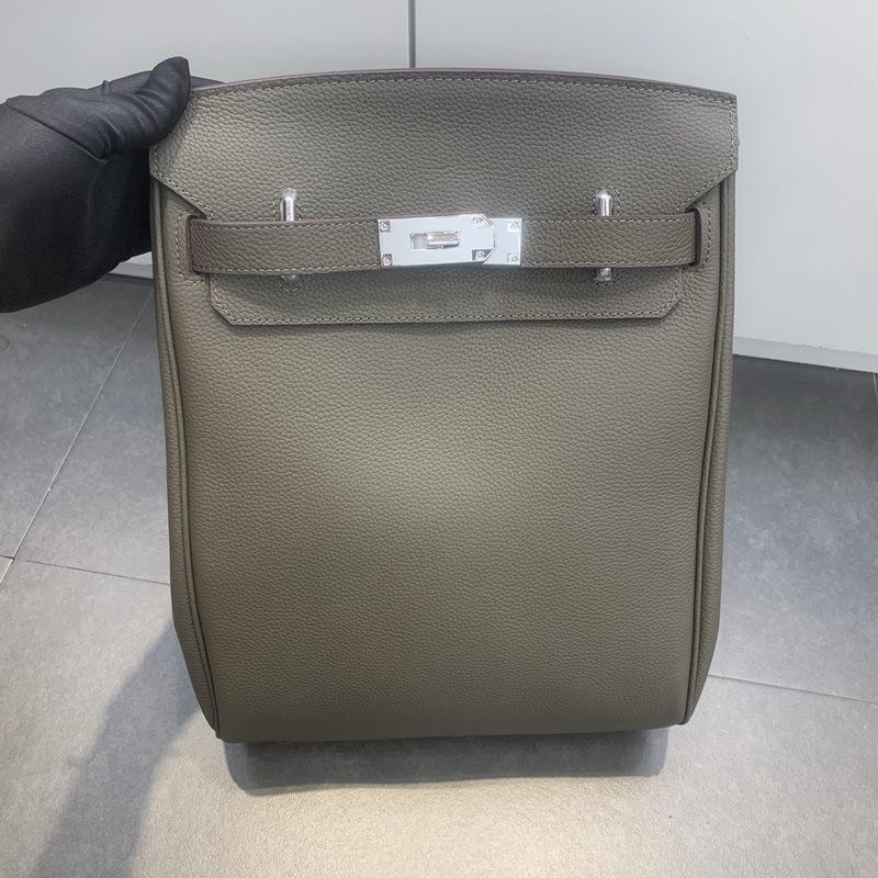 26 Neue erste Schicht Rindsleder Togo quadratische Schlüsselloch Brusttasche Unisex Leder Bauchtasche schräg über Körper tragbare Umhängetasche modisch Rücken