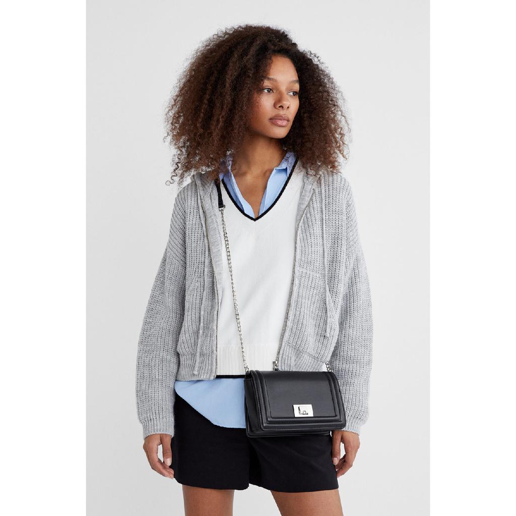 Uzavíratelná crossbody taška