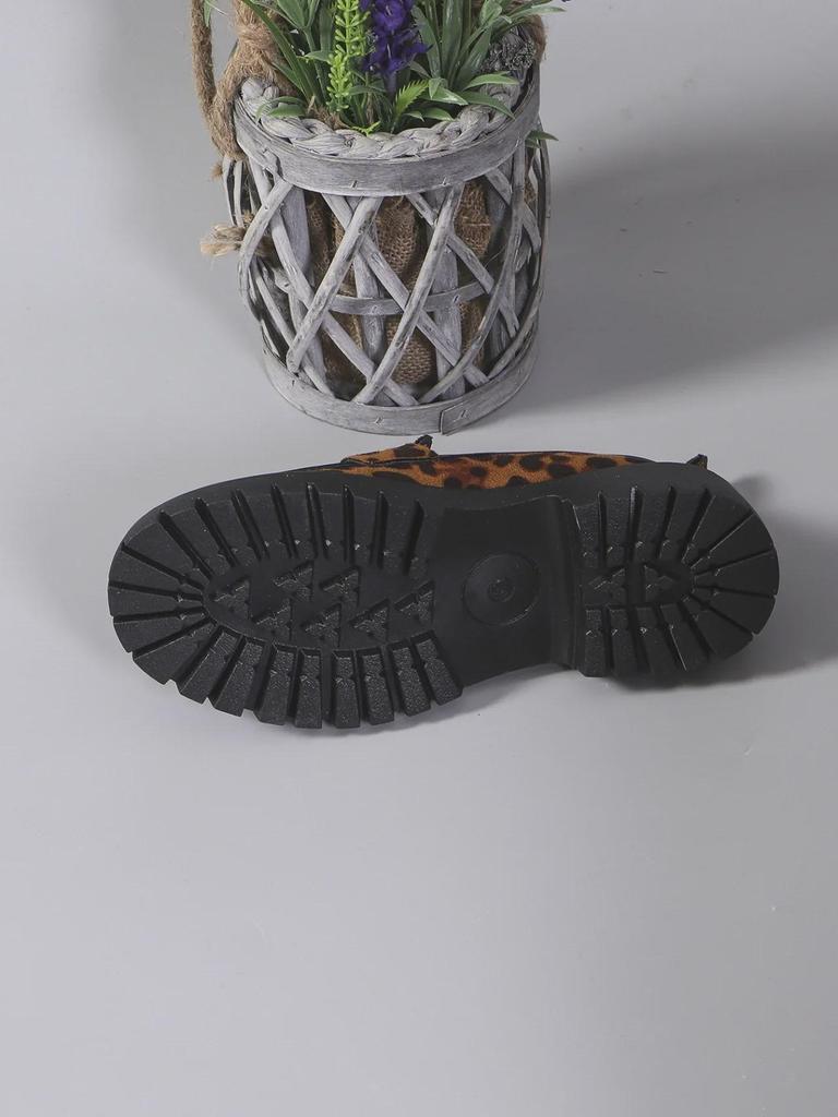 2024 Frühling/Herbst Leopardenmuster Britischer Stil Dicksohlige Loafer für Damen