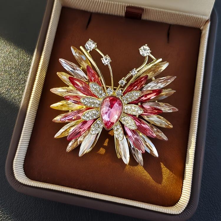 High-End Light Luxury Flower Brooch Female Heavy Industry Design Sense Animal Brooch Diamond Corsage Coat Clothing Accessories