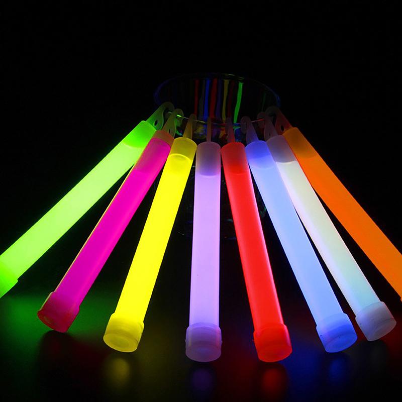 6-Inch Eight-Color Fluorescent Sticks With Hooks Outdoor Camping Emergency Lighting Sticks Night Party To Add To The Fun Concert