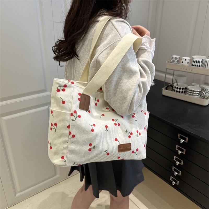 Sweet and cute casual large-capacity tote bag versatile, simple and beautiful shoulder underarm bag class commuter bag