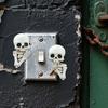 1 Pár Halloweenská Kostra Dekorace Samolepicí Strašidelná Pryskyřičná Kostra Samolepka na Vypínač Sváteční Párty Domov Kancelář Zeď Gotická Ozdoba Hlava Lebky