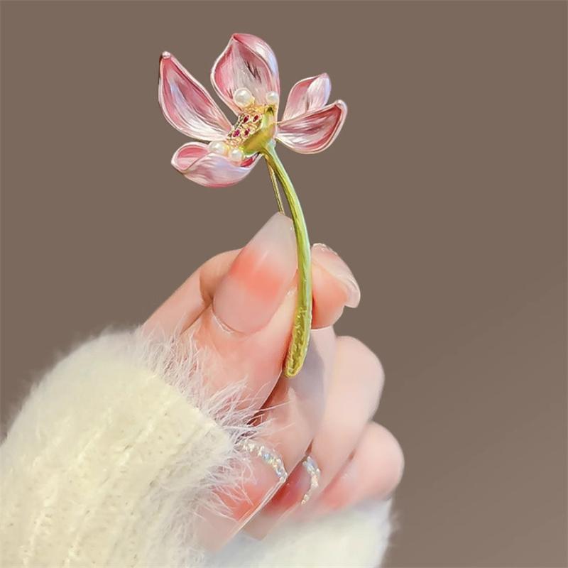 Utsøkt Lotus Flower Brosje For Damer Jenter Elegant Lotus Flower Merker Kreativ Temperament Pins Klær Tilbehør