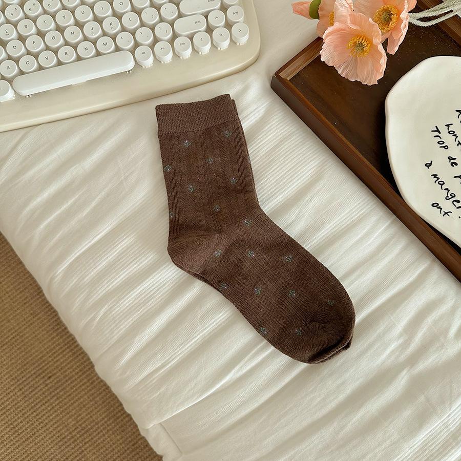 Soft Little Floral Socks for Autumn and Winter, Mid-length Children's Socks That Are Versatile and Elegant, Pile-up Socks, and Long Socks.