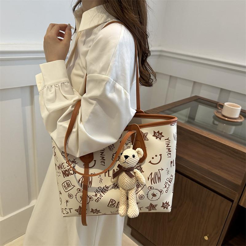 Stylish Casual Large Capacity Tote Bag For Summer 2024 Fashionable Commuter Shoulder Handbag