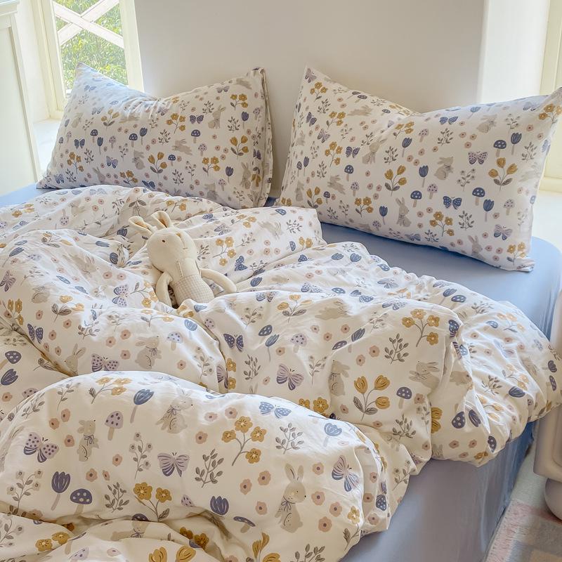 Class A Small Floral Cloud-like Cotton Bedding Set - Includes Duvet Cover, Sheet, Bed Skirt (3 pcs)