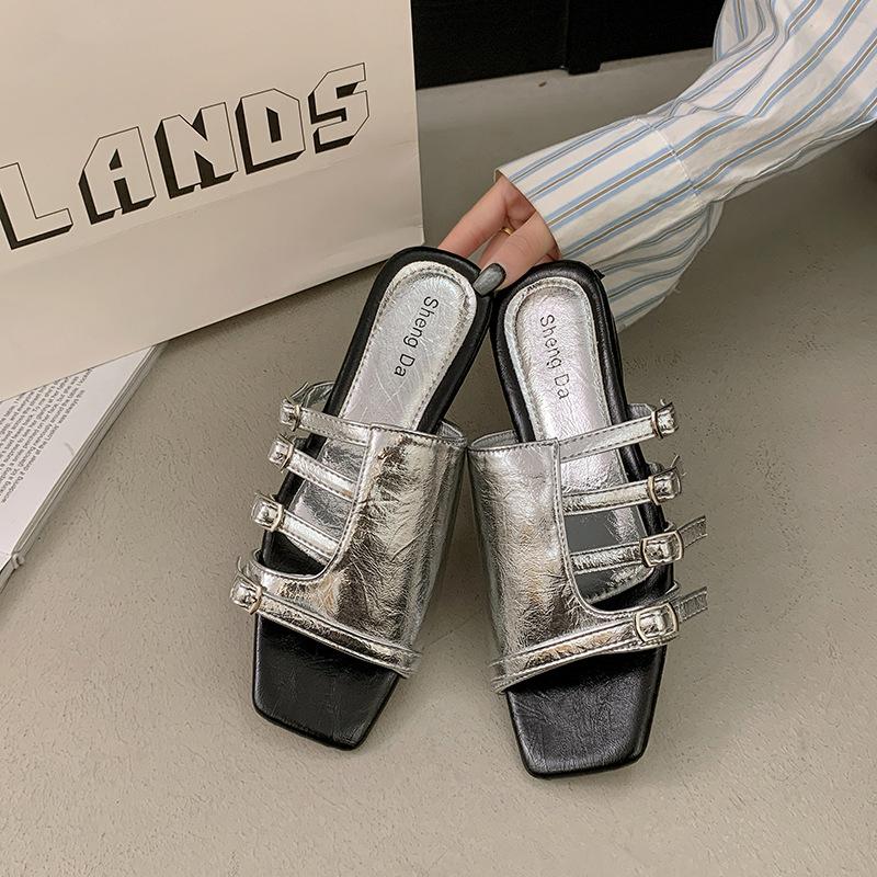 

Дизайнерские нишевые шлепанцы на толстой подошве с пряжкой на ремне, лето 2025, новинка, женские сандалии на мягкой подошве для улицы высокого класса 40 серебряный