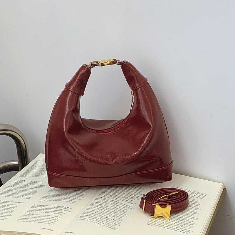 Bags Women's New Spring Fashion Popular Niche Design Shoulder Bag Pillow Bag Crossbody Bag