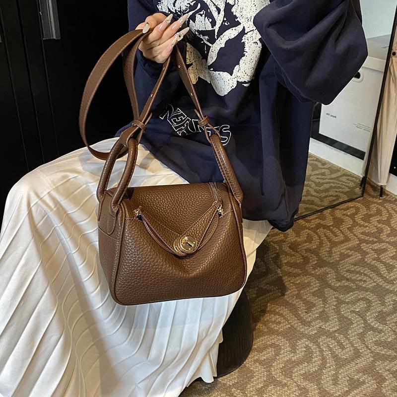 Bucket bag New fashion shoulder bag Handbag Large capacity underarm bag