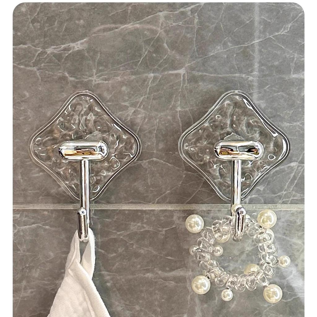 Exquisite Four-Leaf Clover Traceless Bathroom Hook: Strong, No-Punch, Glacier Pattern, Transparent Design