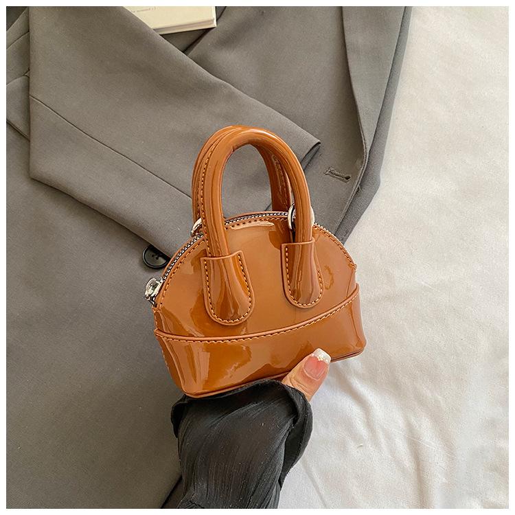 2025 new women's bag fashion mini portable shell bag versatile Internet celebrity explosion exquisite messenger bag bags