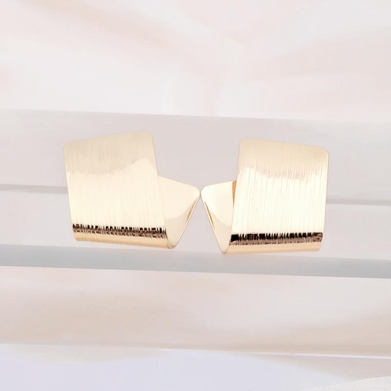 New Fashion Folded Small Earrings Uneven Square Women's Stud Earrings Unique Design Unusual Earrings for Female orecchini