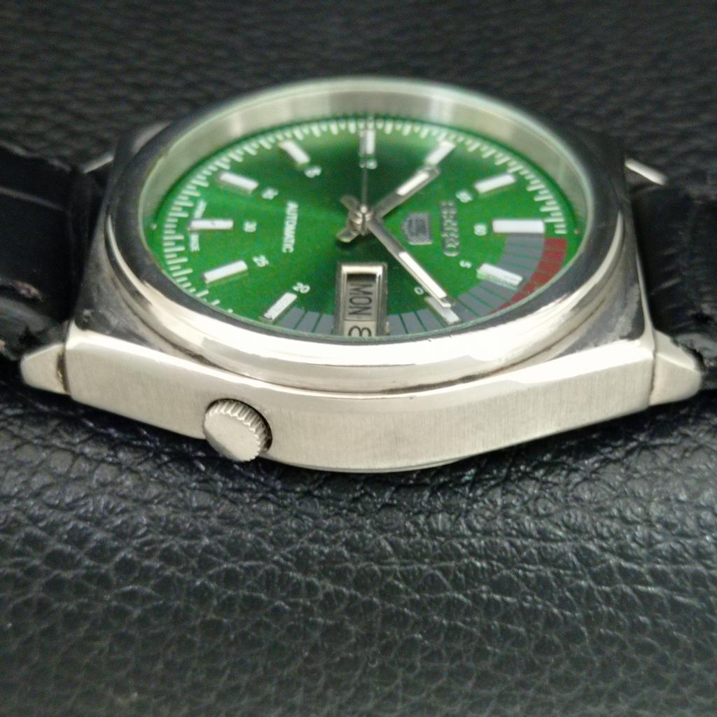 VINTAGE SEIKO 5 AUTOMATIC 7009A JAPAN MENS GREEN COLOR DIAL WATCH A708719-1