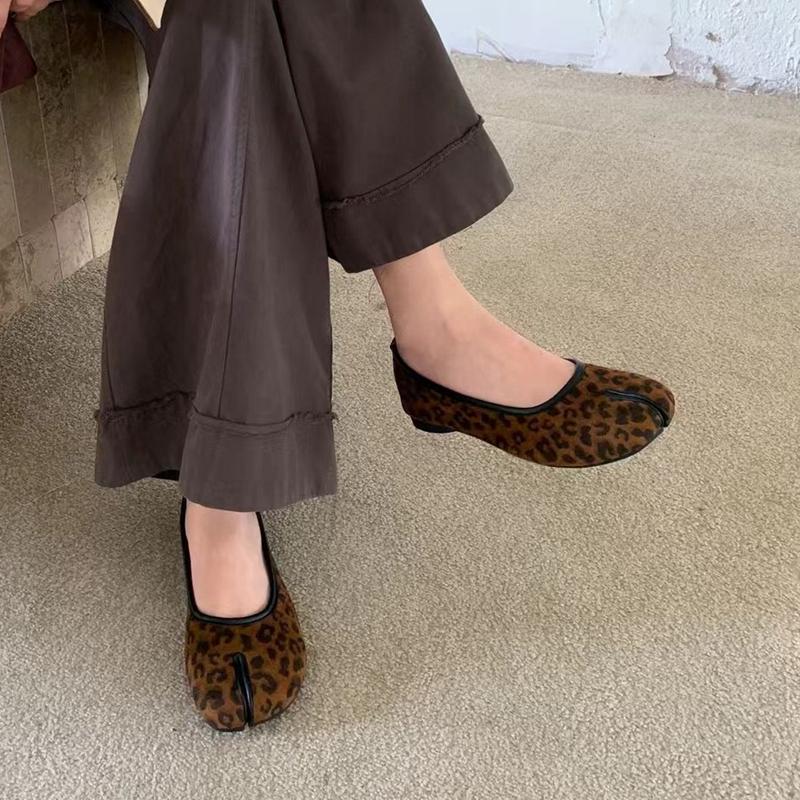 Fashion SUOJIALU 2024 Autumn Women Flat Shoes Fashion Split Toe Slip On Ladies Elegant Baot Shoes Soft Low Heel Outdoor Dress Single Sho