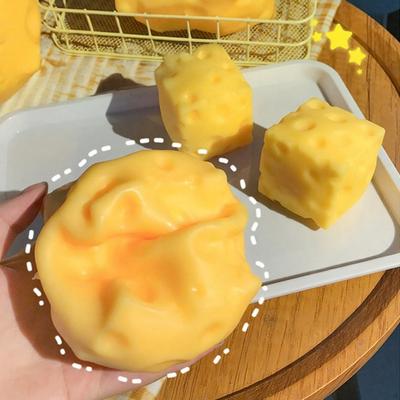 2 Pezzi Giocattoli Antistress Morbido Elastico Giocattolo da Spremere Formaggio Rilascio Lento Rimbalzante Sensoriale Fidget per Bambini Adulti Gadget per Feste
