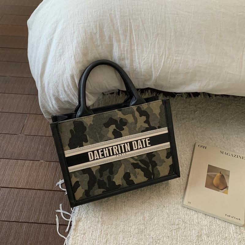 

Premium sense retro large-capacity bag women s 2025 new commuter versatile shoulder bag fashion handbag tote bag