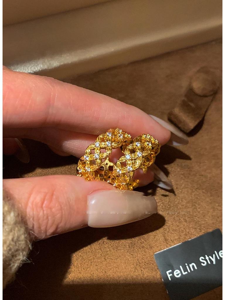 18k Gold Plated Zircon Ring: Exquisite Luxury Openwork Design, High-End Hand Jewelry.