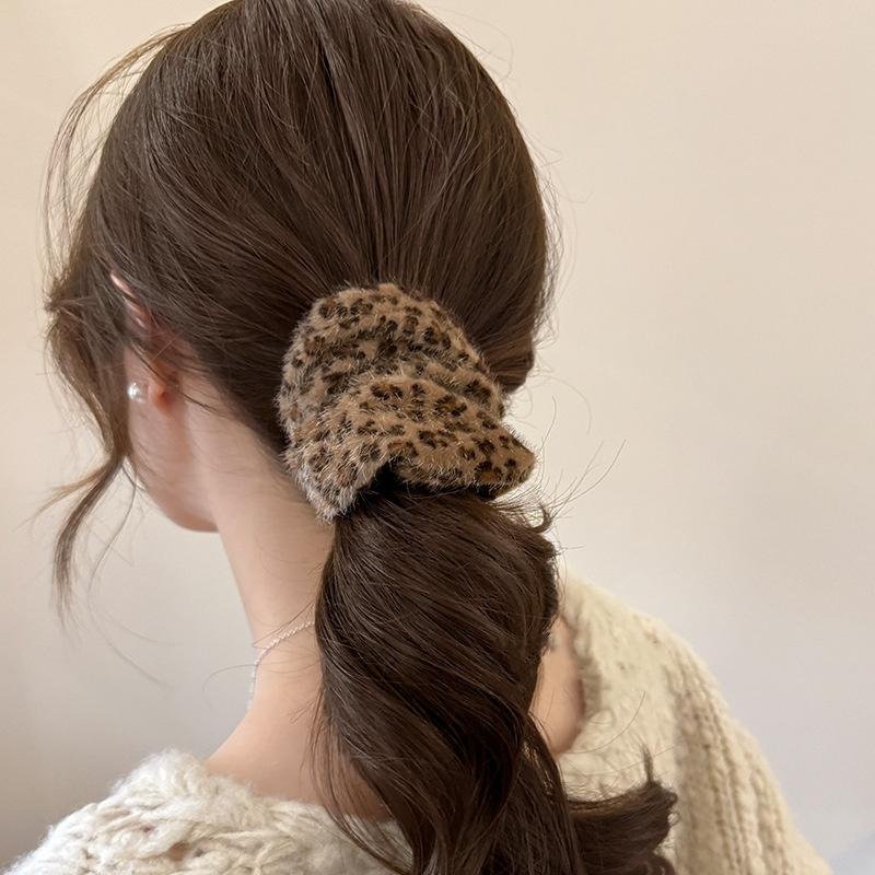 1 Plüsch-Samt-Haargummi mit Leopardenmuster, süßer und cooler Haargummi, elegantes Haarband und Kopfschmuck